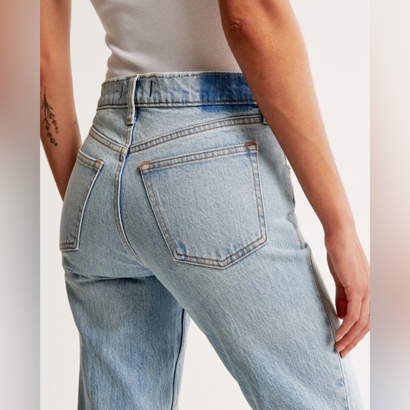Abercrombie & Fitch Mid Rise 90s Straight Jeans - Picture 6 of 8